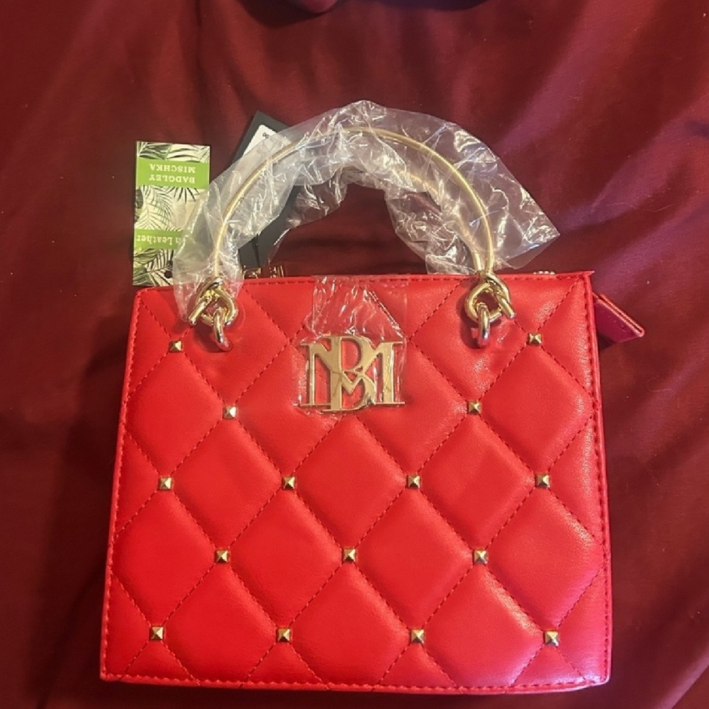 Bagley Mischka Red Quilted Purse/Crossbody. - Picture 2 of 13